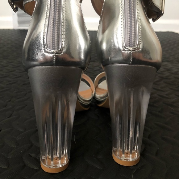 🍁 SALE! Silver Open Toe with Clear Heel - Picture 2 of 7